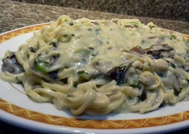 resep masakan Spaghetti with White Creamy Sauce