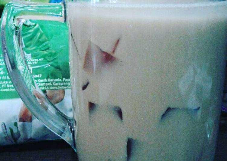 resep lengkap untuk Milo Choco-Straw Jelly Bahagia