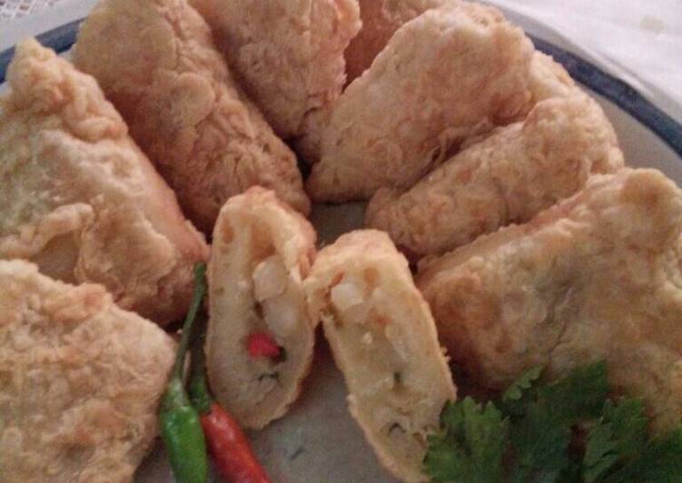 gambar untuk resep Martabak Gurih Isi Singkong Pedas