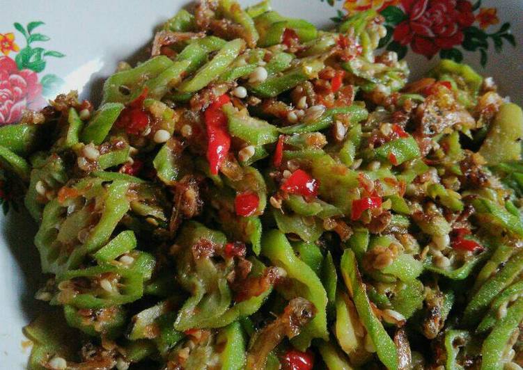 cara membuat Tumis Okra dan Teri