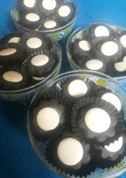 Black and White Fulla Cookies