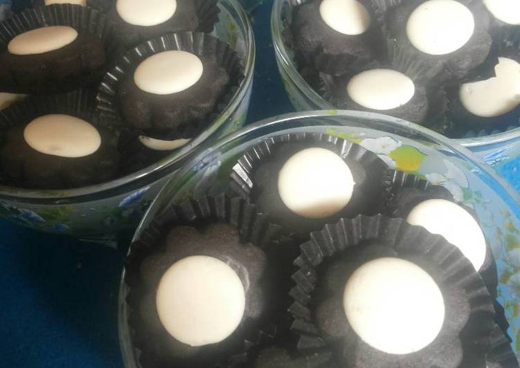 resep Black and White Fulla Cookies