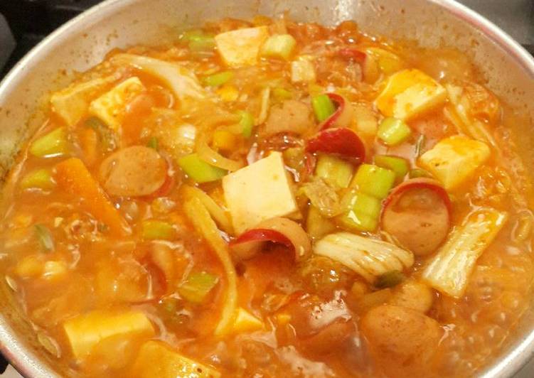 resep KIMCHI JIGGAE (soup kimchi)