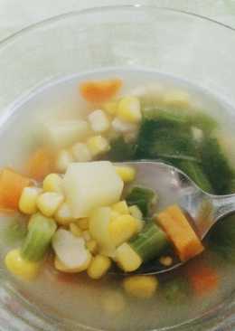 Sop sayuran dan jagung manis