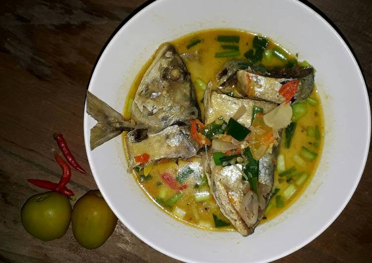 gambar untuk resep makanan Ikan kembung kuah santan