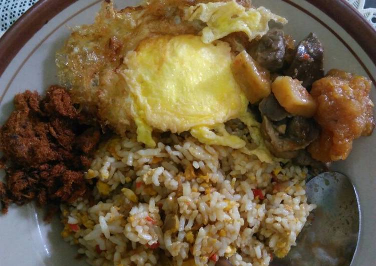 bahan dan cara membuat Nasi goreng sederhana