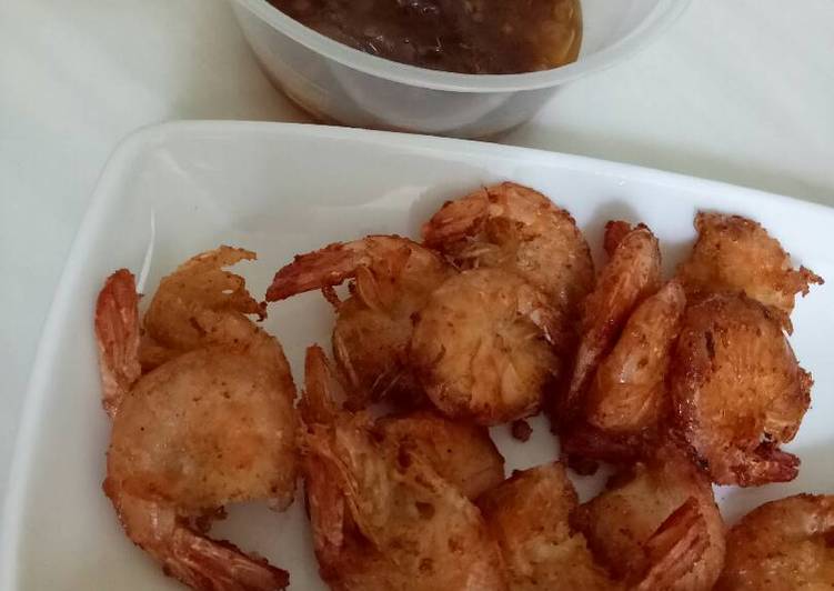 bahan dan cara membuat Udang goreng renyah dan sambal bawang ala bu rudy