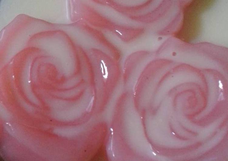 resep makanan Puding Yoghurt Strawbery