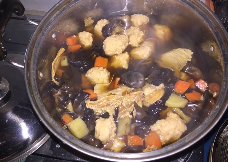cara membuat Sup Kimlo Bakso Ayam