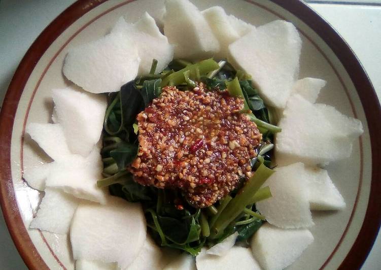 gambar untuk cara membuat Rujak Kangkung simple