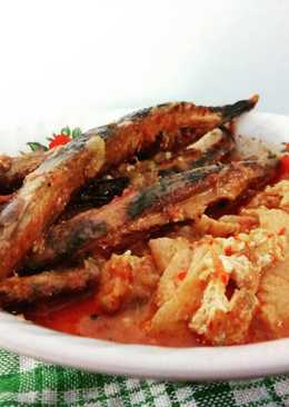 Tongkol Asap tahu goreng bumbu pedas gurih menggoyang