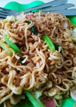 56) Mie Goreng Instan