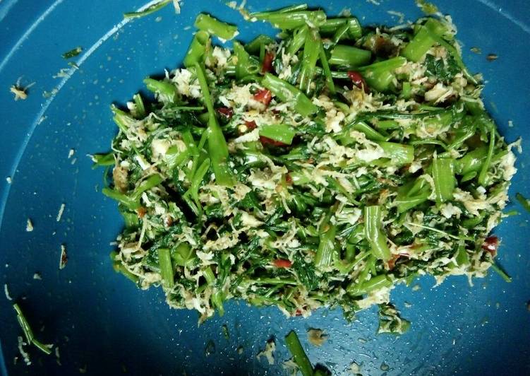 resep makanan Urab kangkung khas panguragan cirebon, enake poool jeh