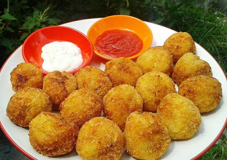 Resep Bitterballen kentang oleh Chinantalya Ivada - Cookpad