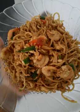 Mie goreng seafood no msg dijamin gurih ;)