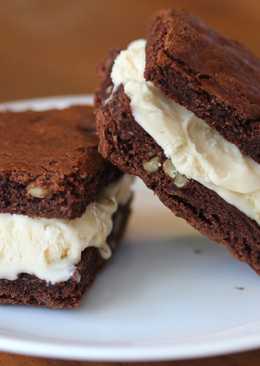 Brownies sandwich ice cream