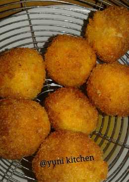 Bola bola roti tawar goreng