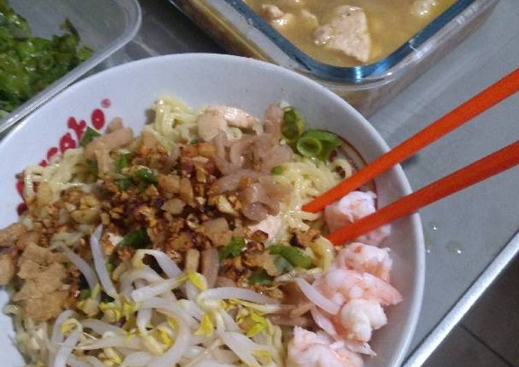  Resep  Mie ayam  rebus  oleh Meyliani Halim Wijaya Cookpad