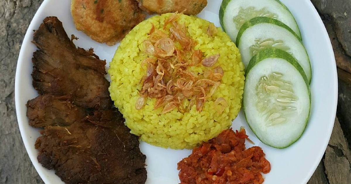 Resep Nasi kuning rice cooker dan Empal Gepuk oleh Xander