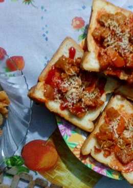 Pizza Roti Tawar toping Batagor