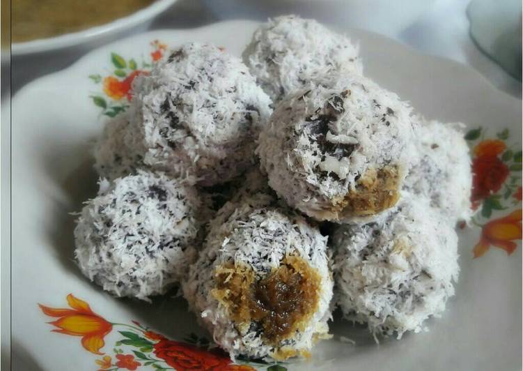 bahan dan cara membuat Klepon kentang Isi Gula palem, coklat dan keju