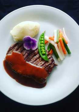 Beef steak with demiglace sauce, mashed potato