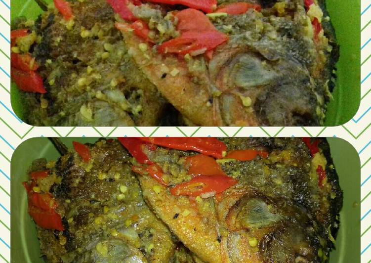 resep makanan Ikan bawal bumbu kuning