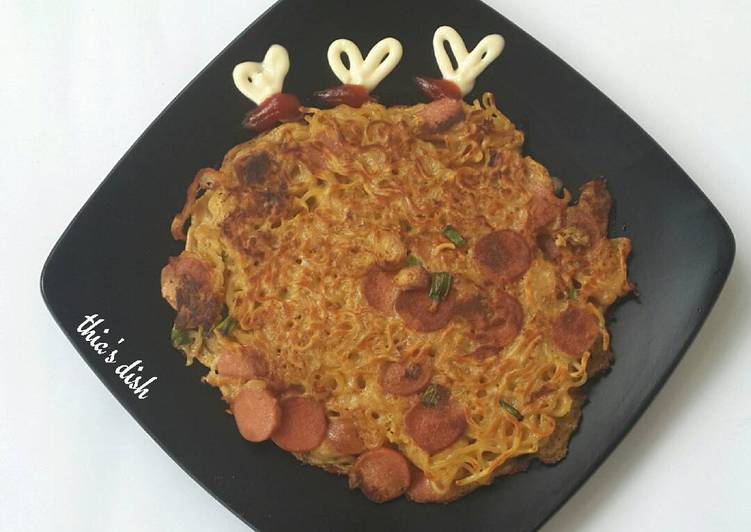 Resep Omelet Mie dan Sosis edisi Easy Breakfast By Thia's Dish