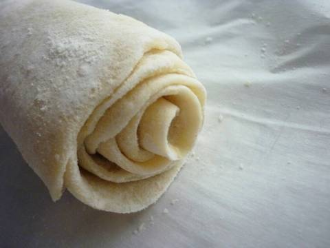 Roti kukus ubi kuning bentuk mawar alias pao/bakpao recipe step 8 photo