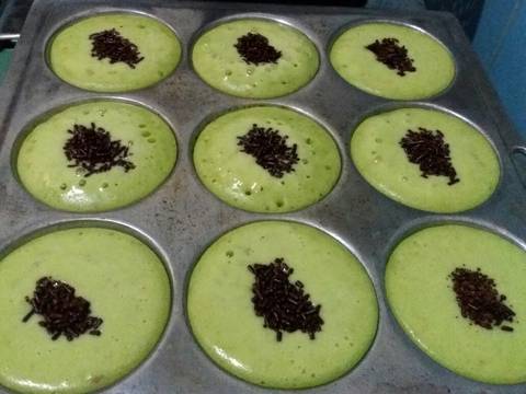 Kue lumpur pisang pandan topping piscok recipe step 4 photo