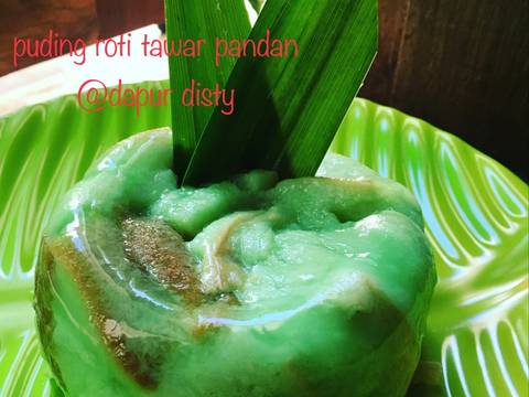 Puding roti tawar pandan