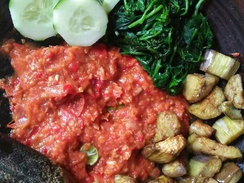 Lalapan Sambal Tomat Segar recipe step 2 photo