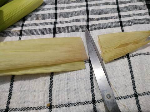 Lepet Jagung recipe step 2 photo