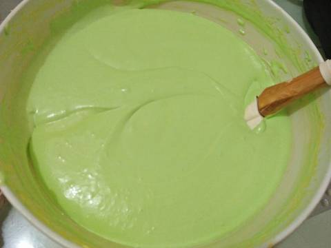 #1 Lapis Legit (beraroma pandan)