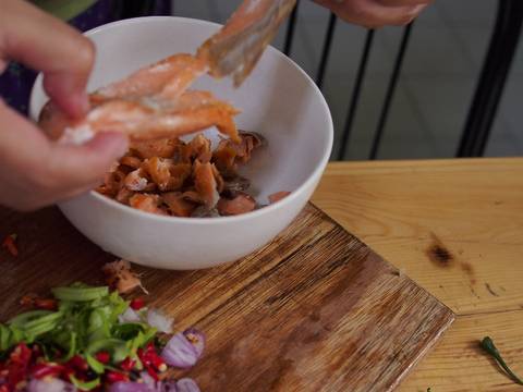 Sambal Matah Salmon Panggang recipe step 2 photo