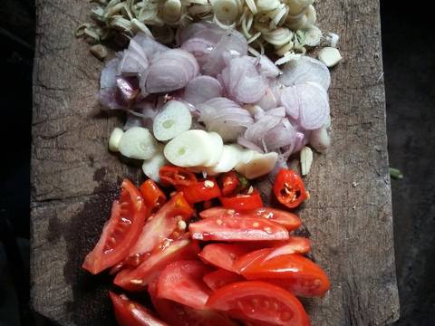 Ikan Pindang Bumbu Sereh Pedas recipe step 2 photo