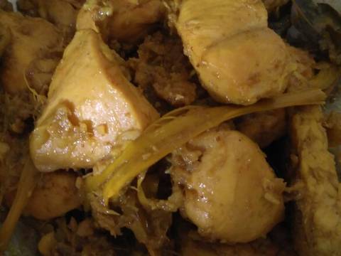 Ayam Ungkep Lengkuas Bumbu Kuning