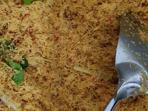 Ketan kuning serundeng