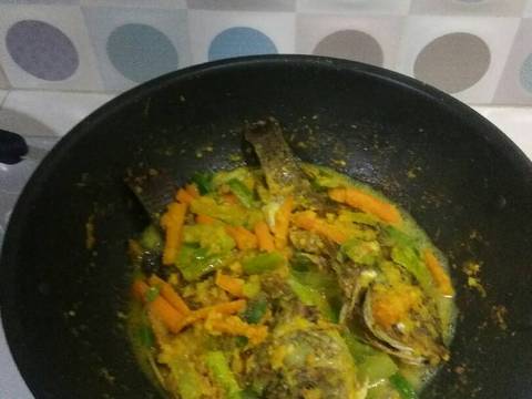 Ikan Mujair Bumbu Acar Kuning recipe step 7 photo