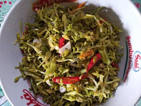 Kembang kates tumis pedas recipe step 3 photo