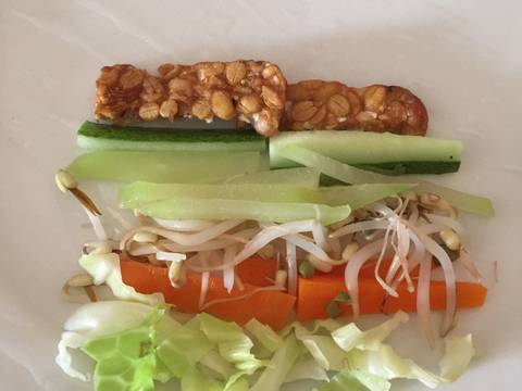 Lumpia basah dengan sambel kacang almond untuk diet recipe step 5 photo