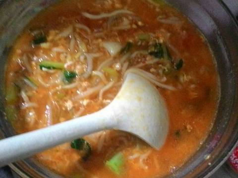 Resep Seblak Indomie Kuah  Pedas oleh Dini Lestari Cookpad