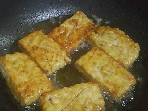 Tempe Penyet Sambel Korek Kemangi recipe step 1 photo