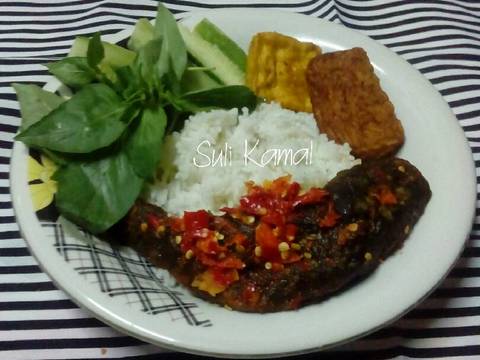 Pecak lele sambal jeruk / Lele penyet sambal jeruk Ã°Å¸Ââ€¹ recipe step 4 photo