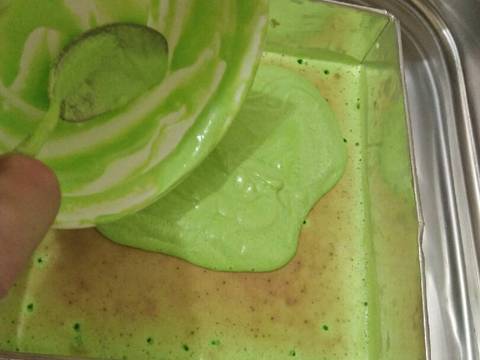 #1 Lapis Legit (beraroma pandan)