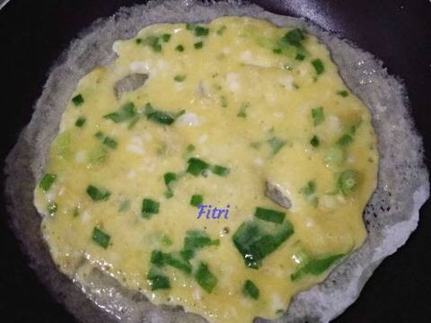 Martabak Telor (Jajanan Abang2 SD) recipe step 2 photo