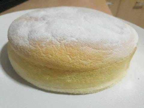 Cotton-soft Japanese cheesecake (cheese cake)