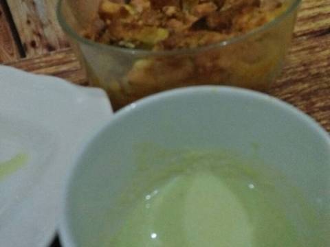 BreadPuding Apel Nougat Pandan dan saus pandan