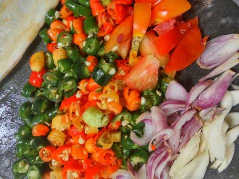 Tumis Ikan Asin Peda dan Cempokak recipe step 2 photo