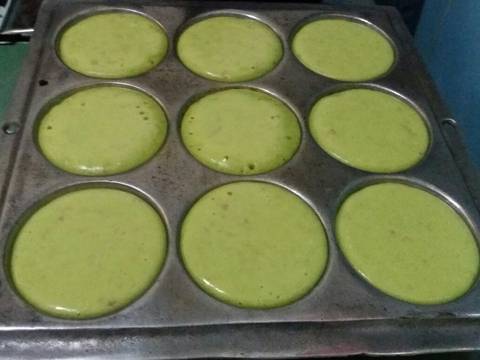 Kue lumpur pisang pandan topping piscok recipe step 4 photo